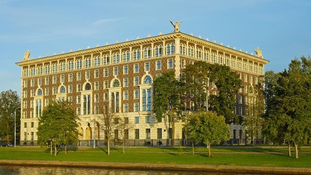 дом с грифонами санкт-петербург крестовский остров фото