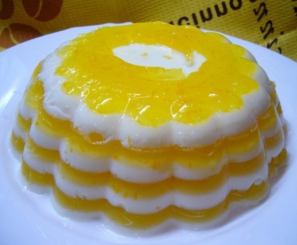 Молочно-апельсиновое желе - очень вкусный молочно-цитрусовый десерт.