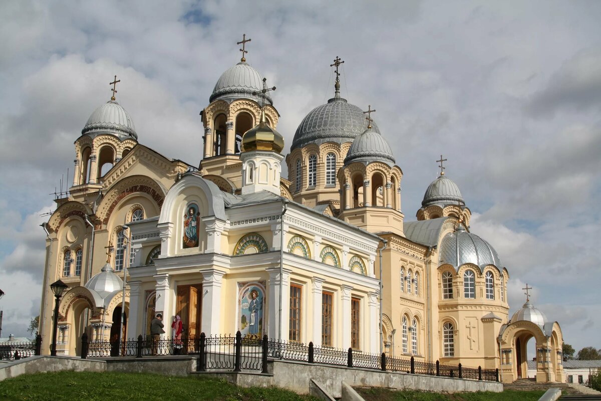 крестовоздвиженский собор верхотурье фото