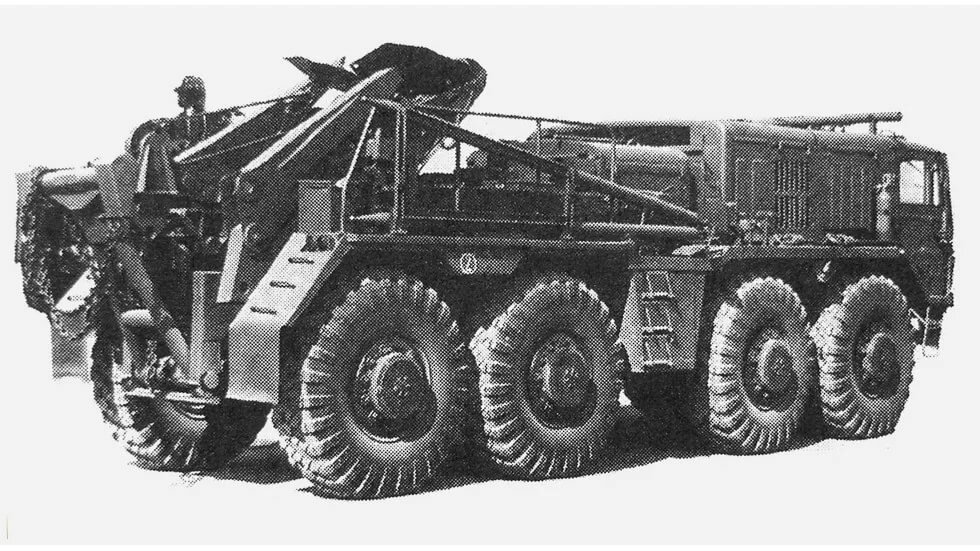 Четырехосный маз военный