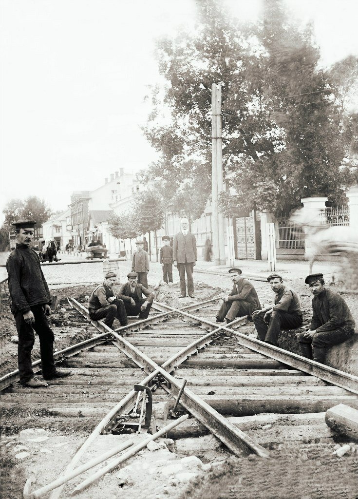 первые старинные рельсы фото