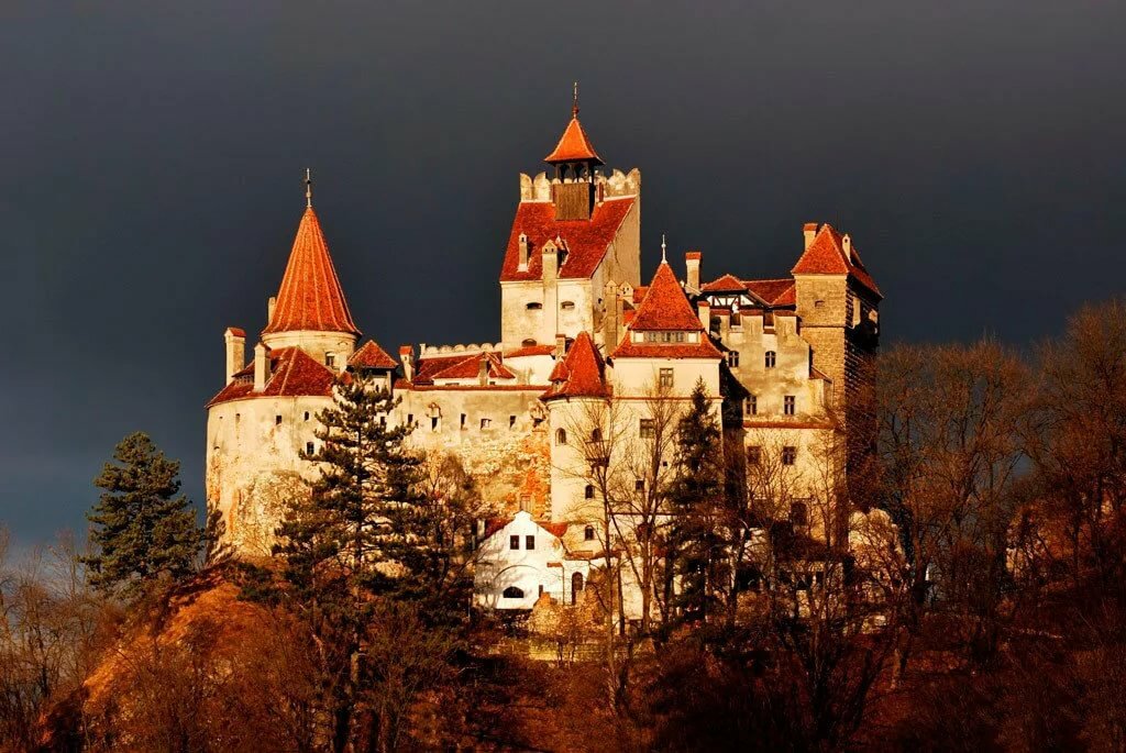 замок дракулы в румынии фото