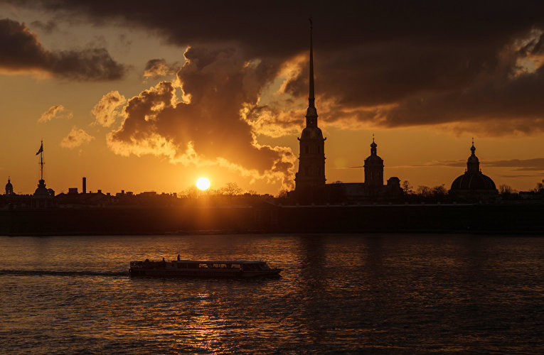 петропавловская крепость на закате фото