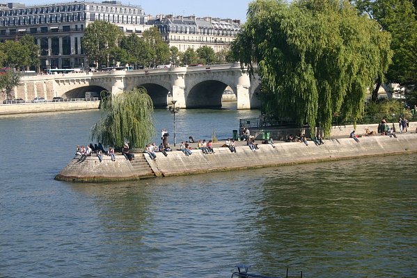 набережная сены в париже фото