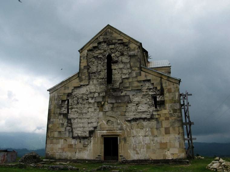 абхазия храм бедия фото