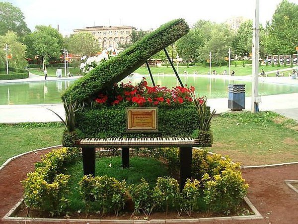 клумбы в королеве фото