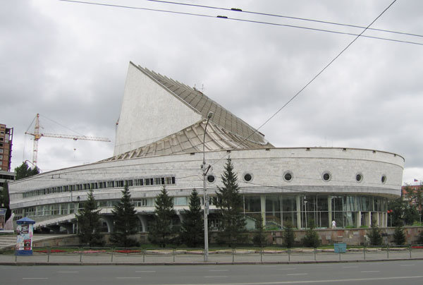 новосибирский академический молодежный театр «глобус» фото