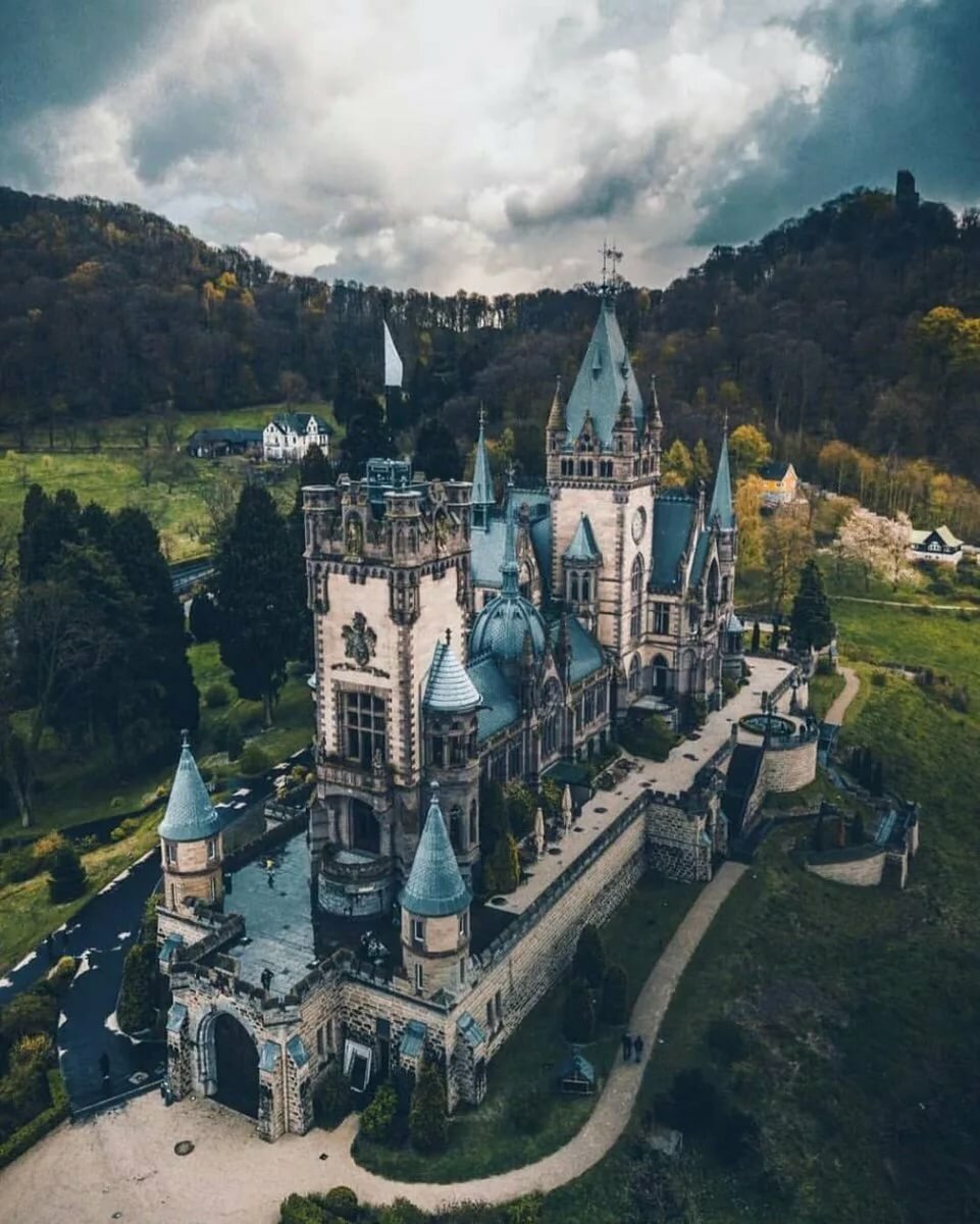 замок драхенбург германия фото
