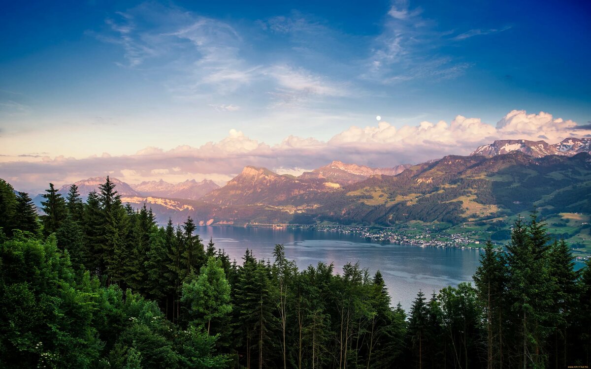 озеро зееальп, швейцария фото