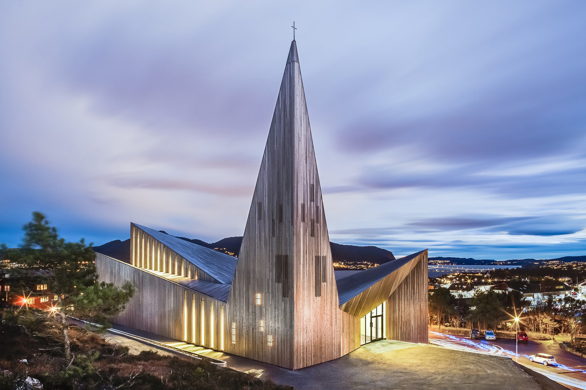 церковь хатльгримскиркья рейкьявик исландия фото