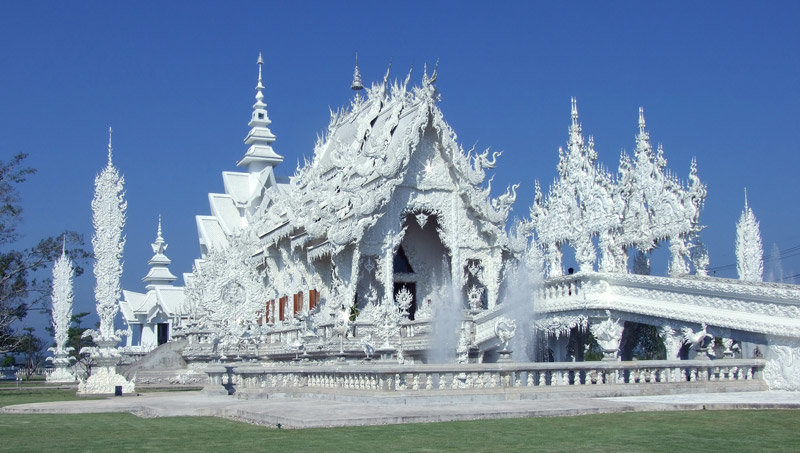 wat rong khun в чианг рае фото