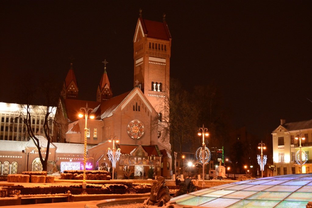 красный костел минск фото