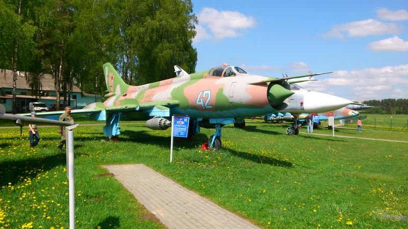су-17 истребитель-бомбардировщик фото