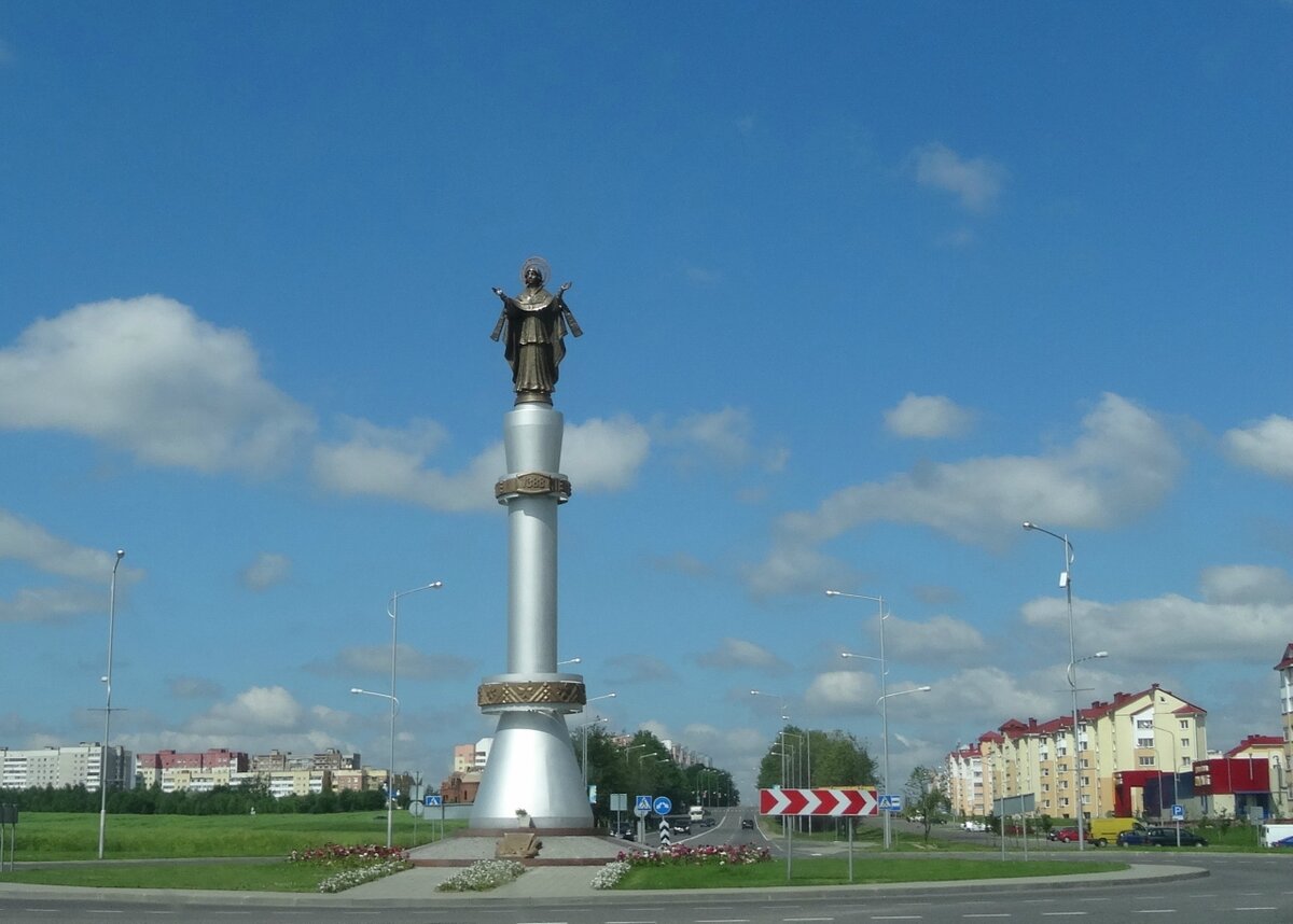 молодечно скульптура покров пресвятой богородицы фото