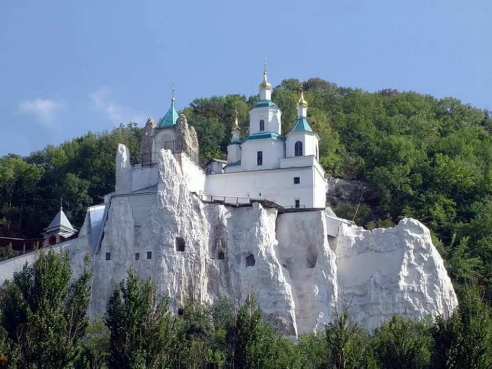 свято-успенский святогорский мужской монастырь фото