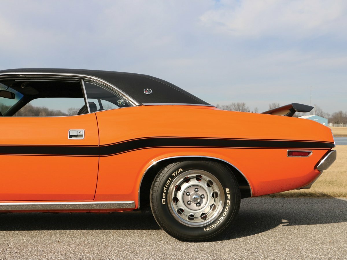dodge challenger 1970 r/t фото