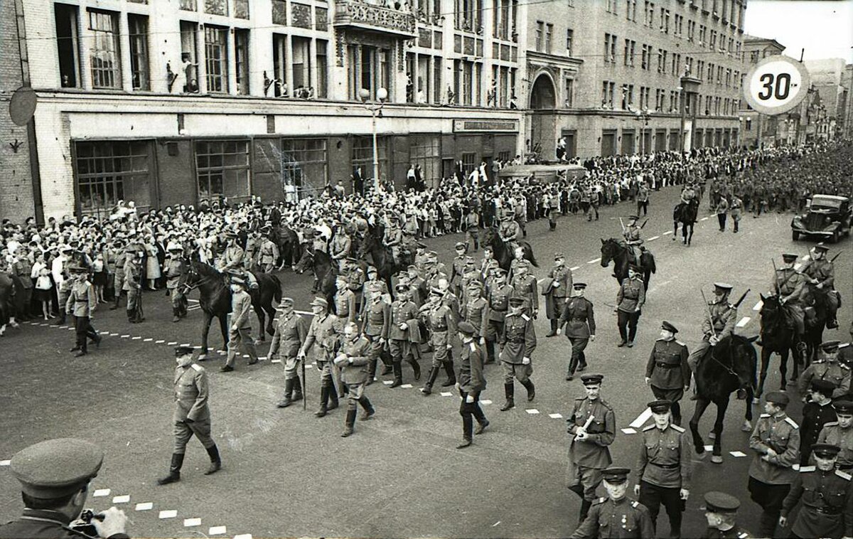 парад пленных немцев в москве 1944 фото