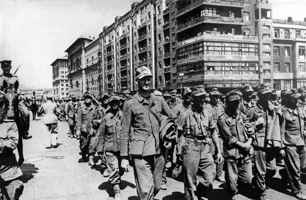 парад военнопленных немцев в москве 1944 фото