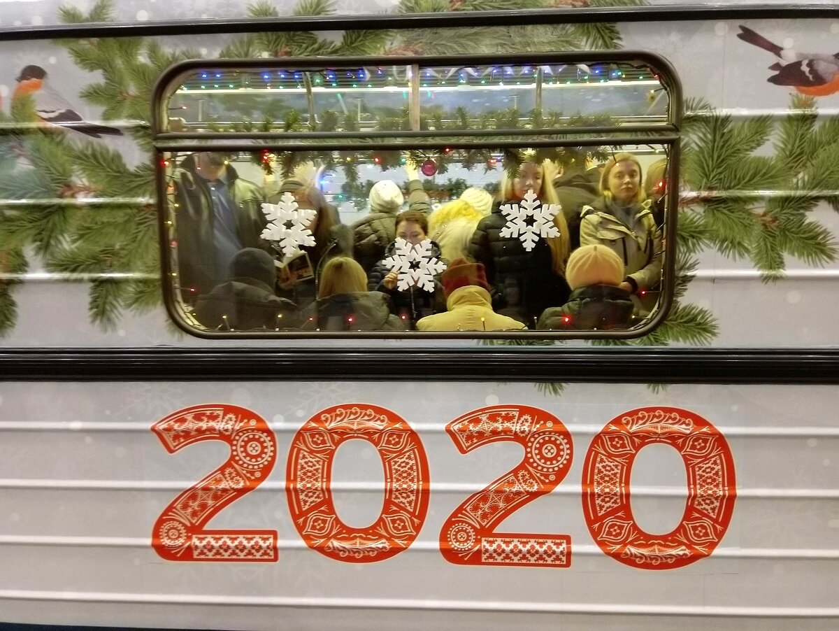 новогодний поезд метро 2019 фото