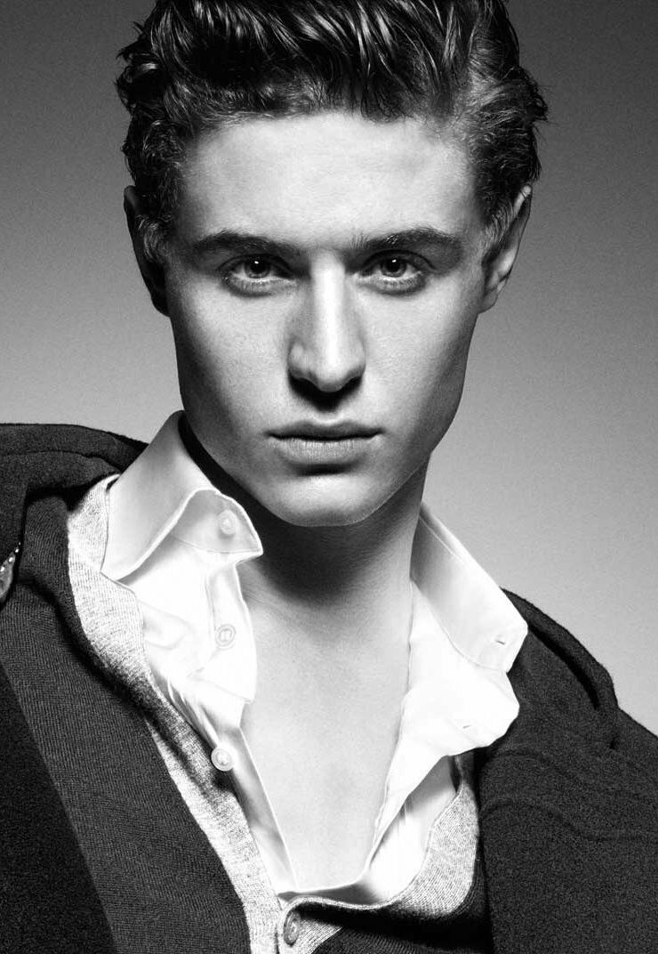 max irons фото