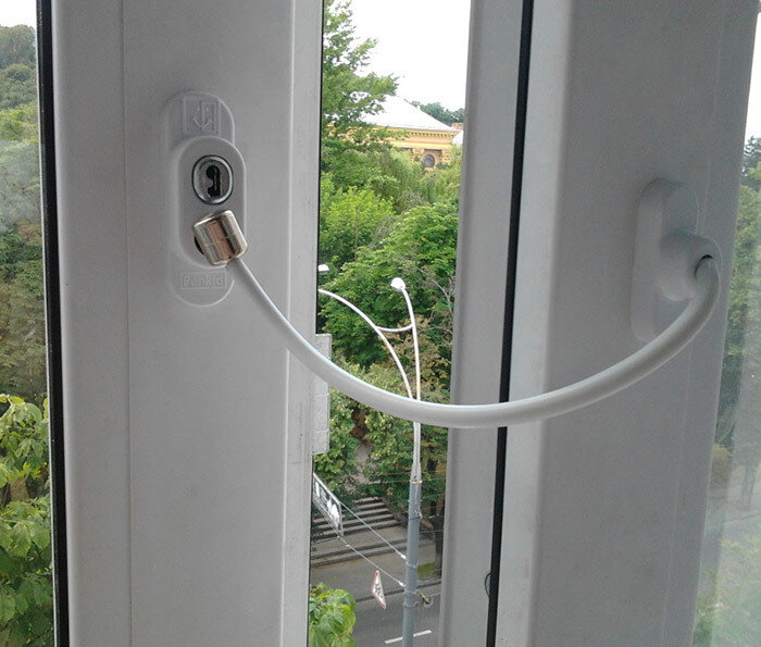 оконный блокиратор penkid sash lock фото