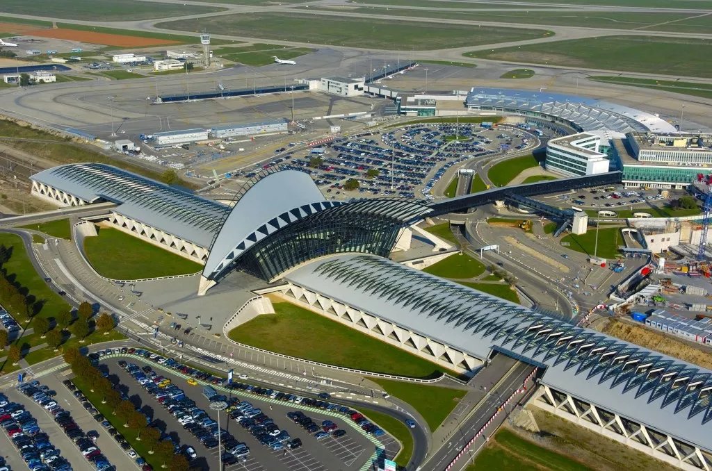 аэропорт сент-экзюпери (saint exupery airport), лион, франция фото