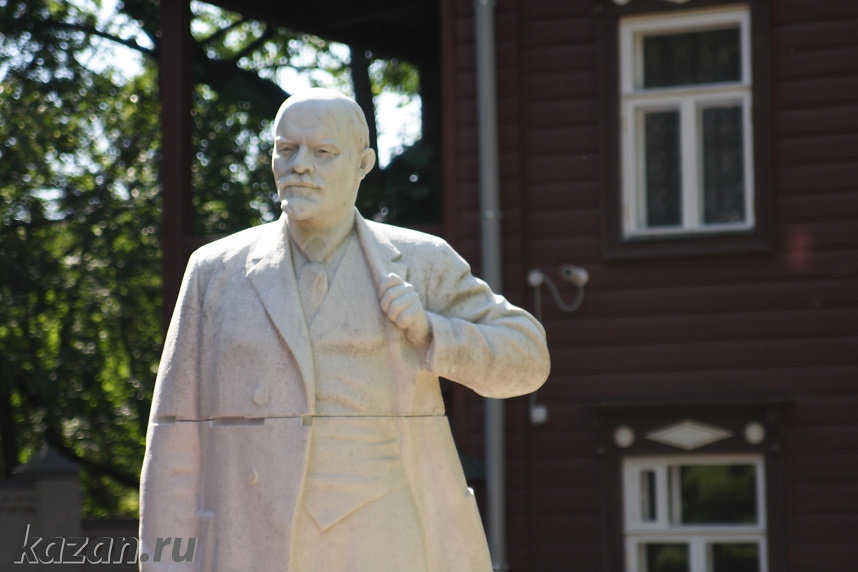 памятник ленину в казани фото