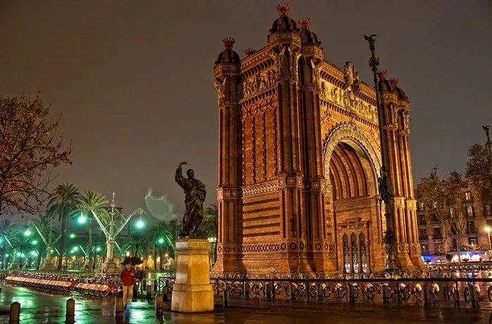 триумфальная арка барселона фото