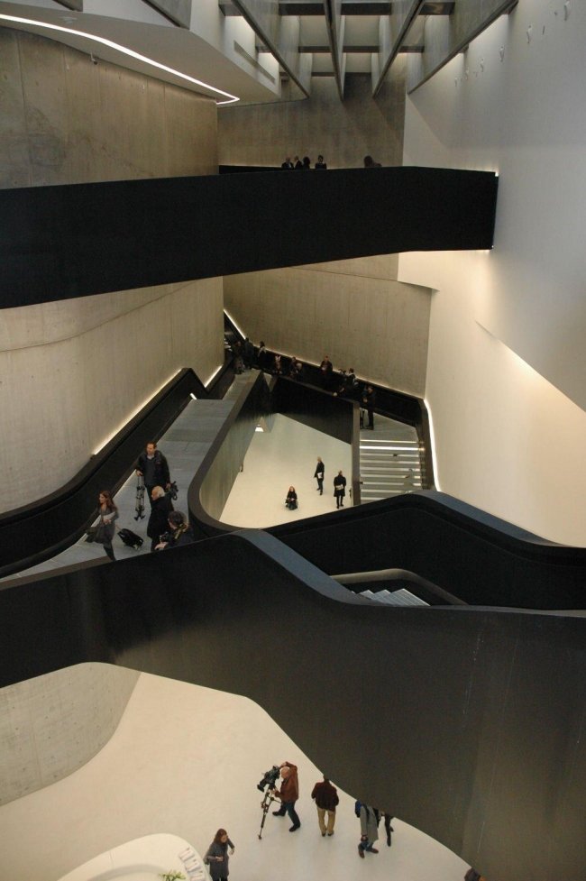 национальный музей искусств xxi века / maxxi , рим, италия фото