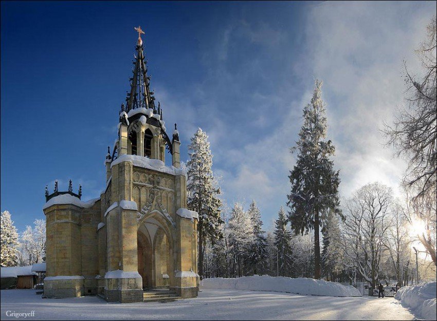 петропавловская церковь в шуваловском парке фото