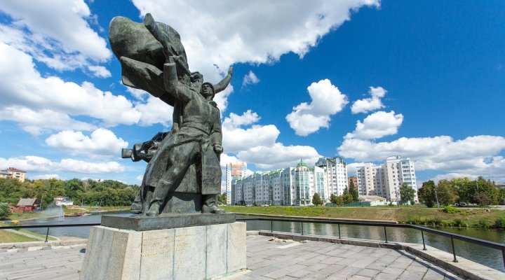 памятник воинам освободителям орел фото