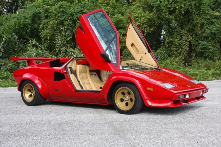 lamborghini countach фото