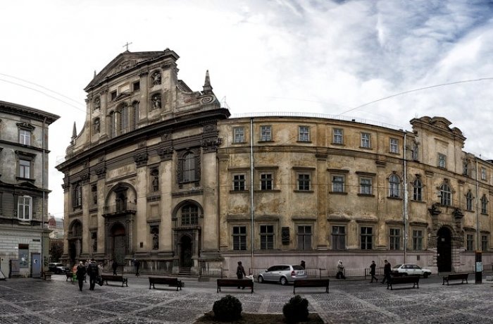 костёл иезуитов (львов) фото