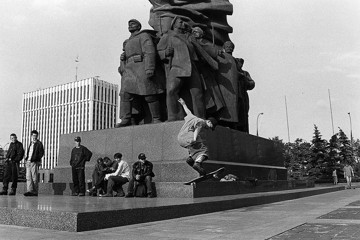 памятник героическим защитникам тулы в 1941 году. фото