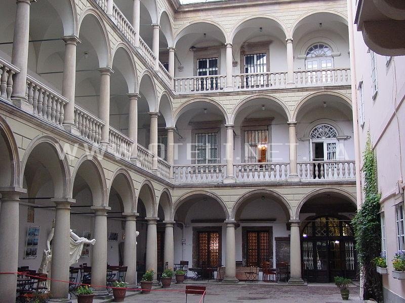 дворец корнякта львов фото