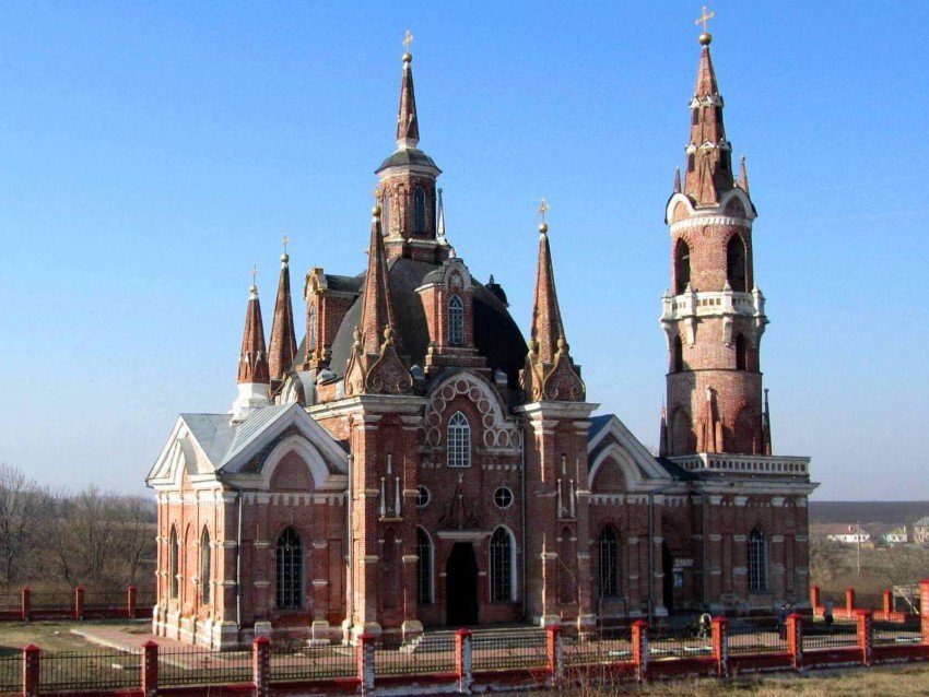 псевдоготическая церковь в липецкой области (с. вешаловка фото