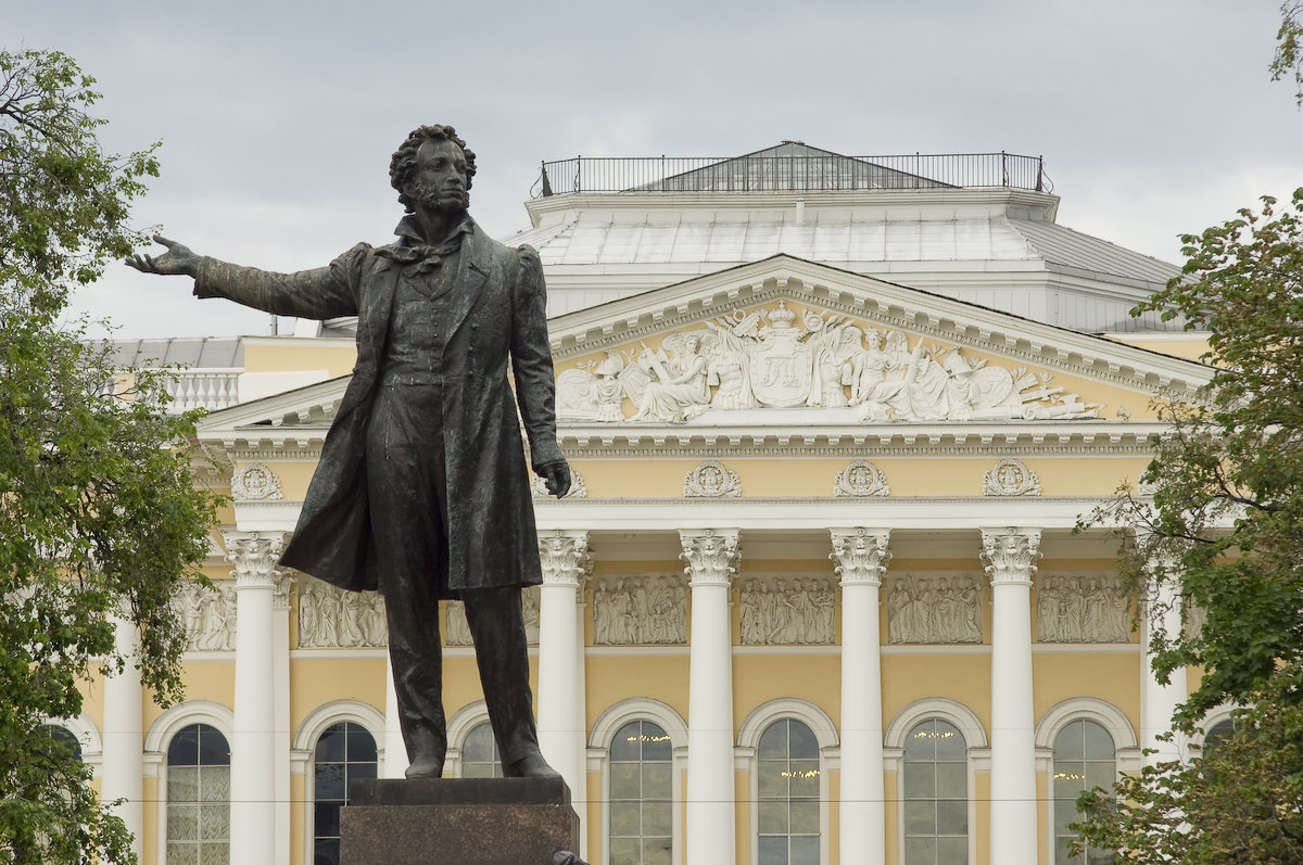 памятник а с пушкину санкт петербург площадь искусств фото