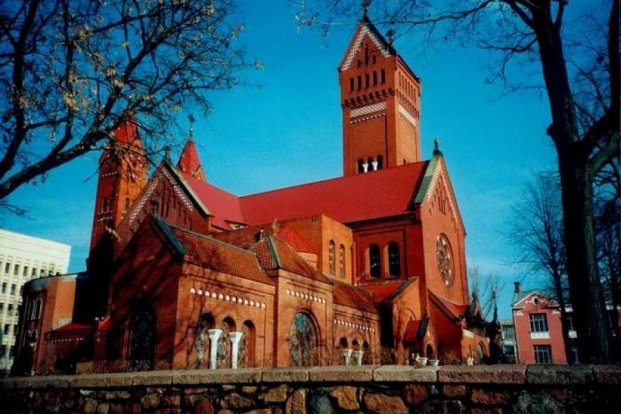 красный костел в минске фото