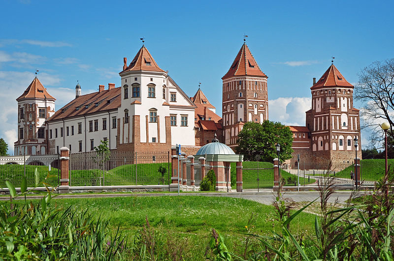 беларусь мирский замок фото