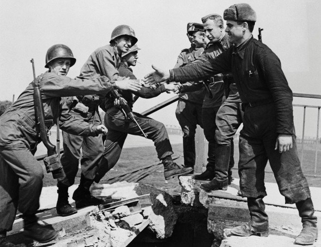 25 апреля- встреча на эльбе советских и американских войск фото