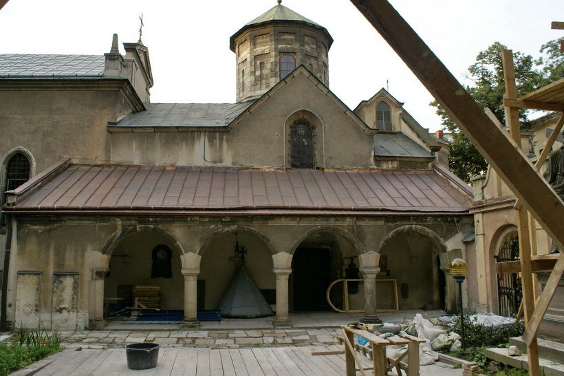 армянский собор во львове фото