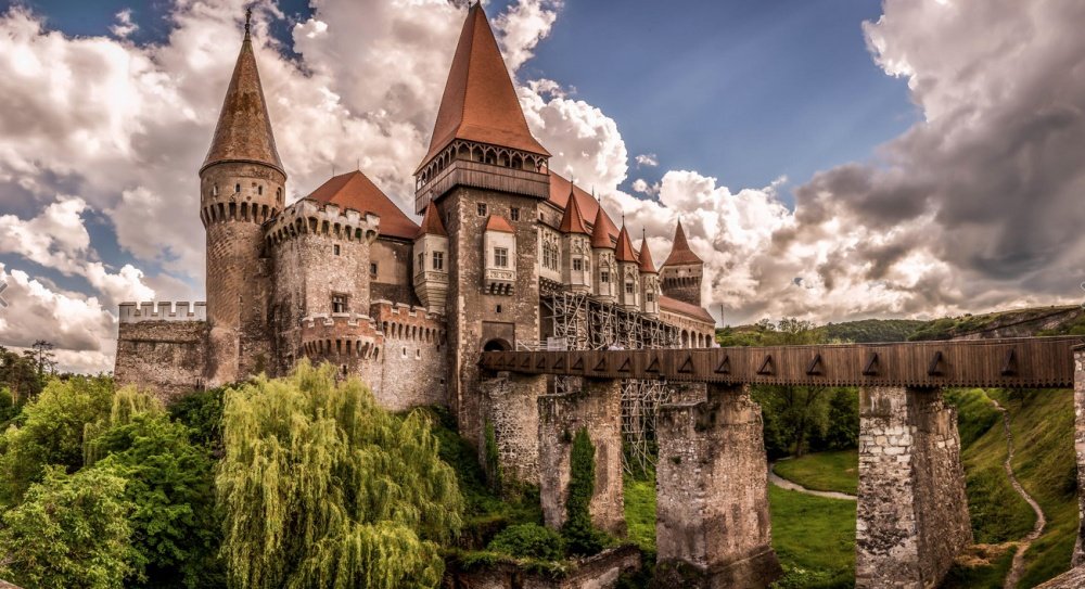 замок корвинов румыния фото