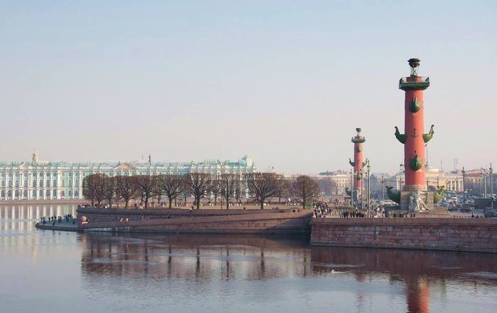 ростральные колонны васильевский остров фото