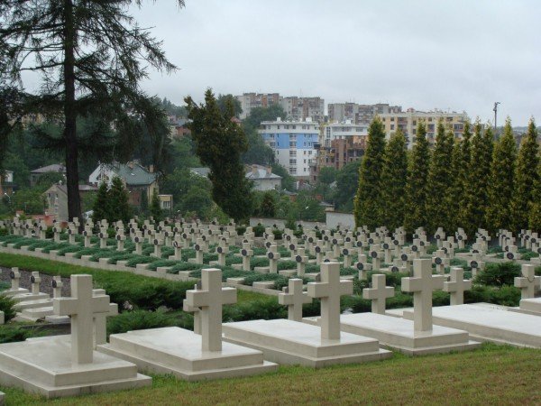 лычаковское военное кладбище фото