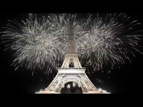 эйфелева башня салют фото