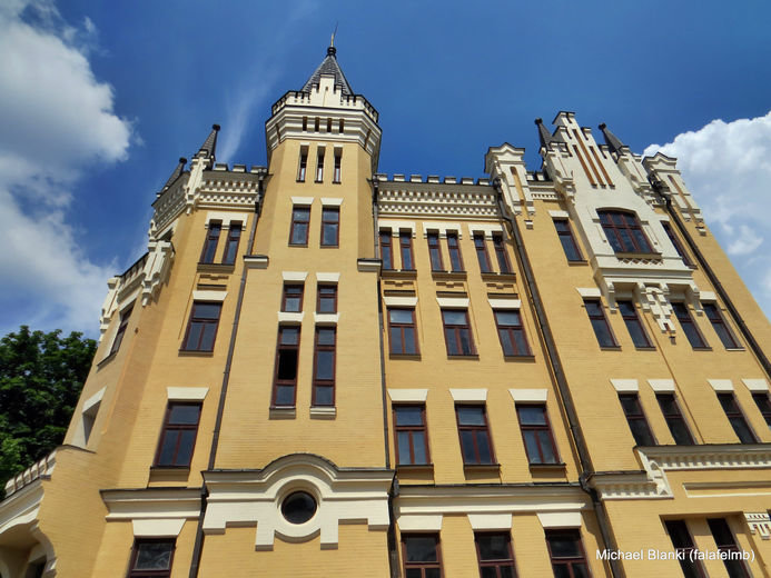замок ричарда львиное сердце в киеве фото