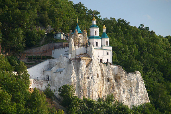 свято-успенская святогорская лавра фото