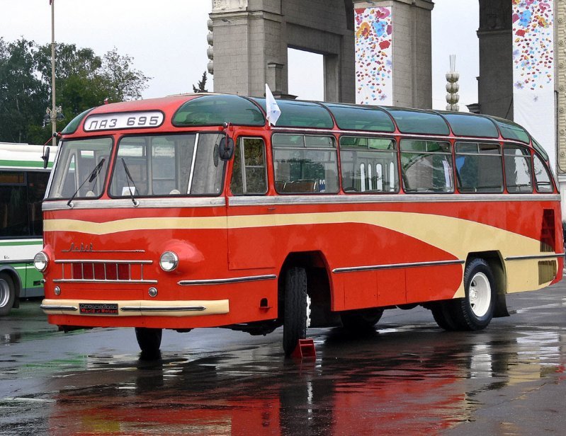 Даже самый заядлый автомобилист хоть раз, да все-таки ездил на автобусе. Ну а люди более взрослого поколения так или иначе вышли из советских ЛИАЗов, ЛАЗов и ПАЗов. На территории бывшего СССР автобусы делали и собирал...