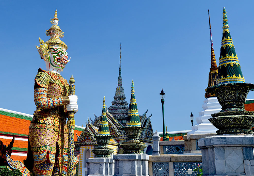 большой королевский дворец (grand palace) и храм изумрудного будды фото