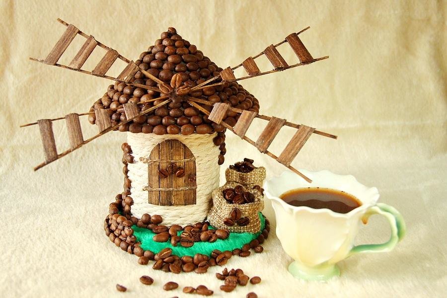 мельница из джута и кофе фото